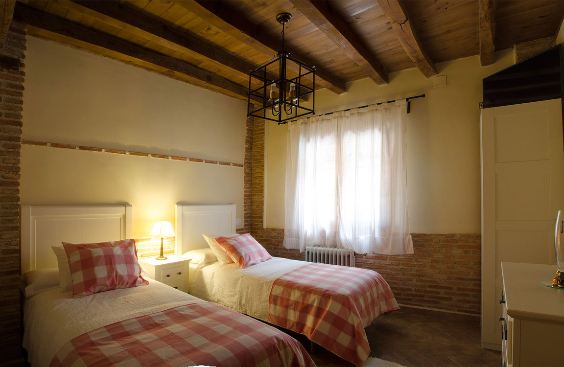 habitacion-casa-rural-las-herencias