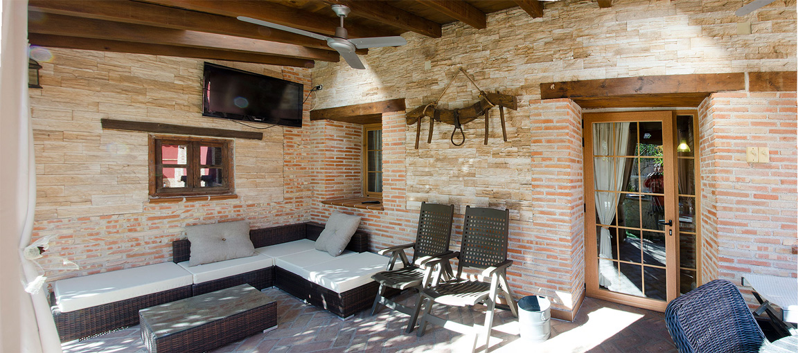 patio1-casa-rural-las-herencias